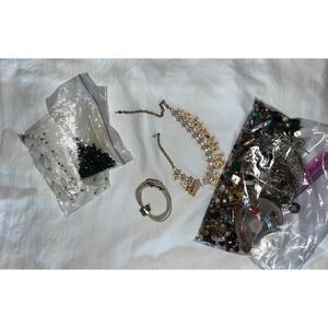 1-2lbs Mix Lot of BROKEN Vintage + Modern Costume Jewelry‎